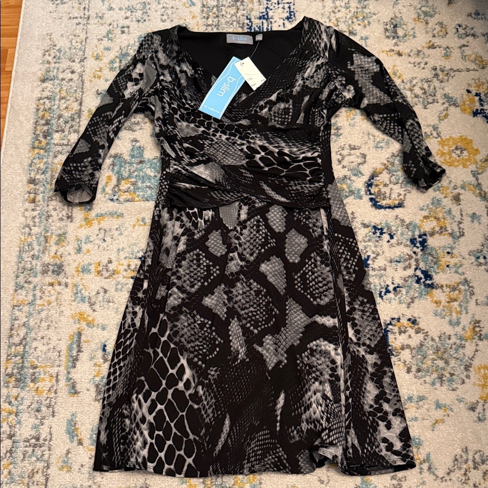 Luxology Black and Gray Snake Print Long Sleeve Dress